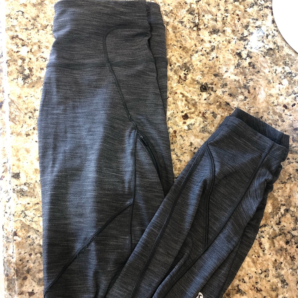 Grey Lululemon leggings.